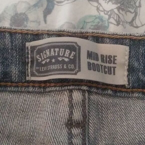 Levi's Signature Misses Mid-rise Bootcut sz 10 S - Picture 4 of 12